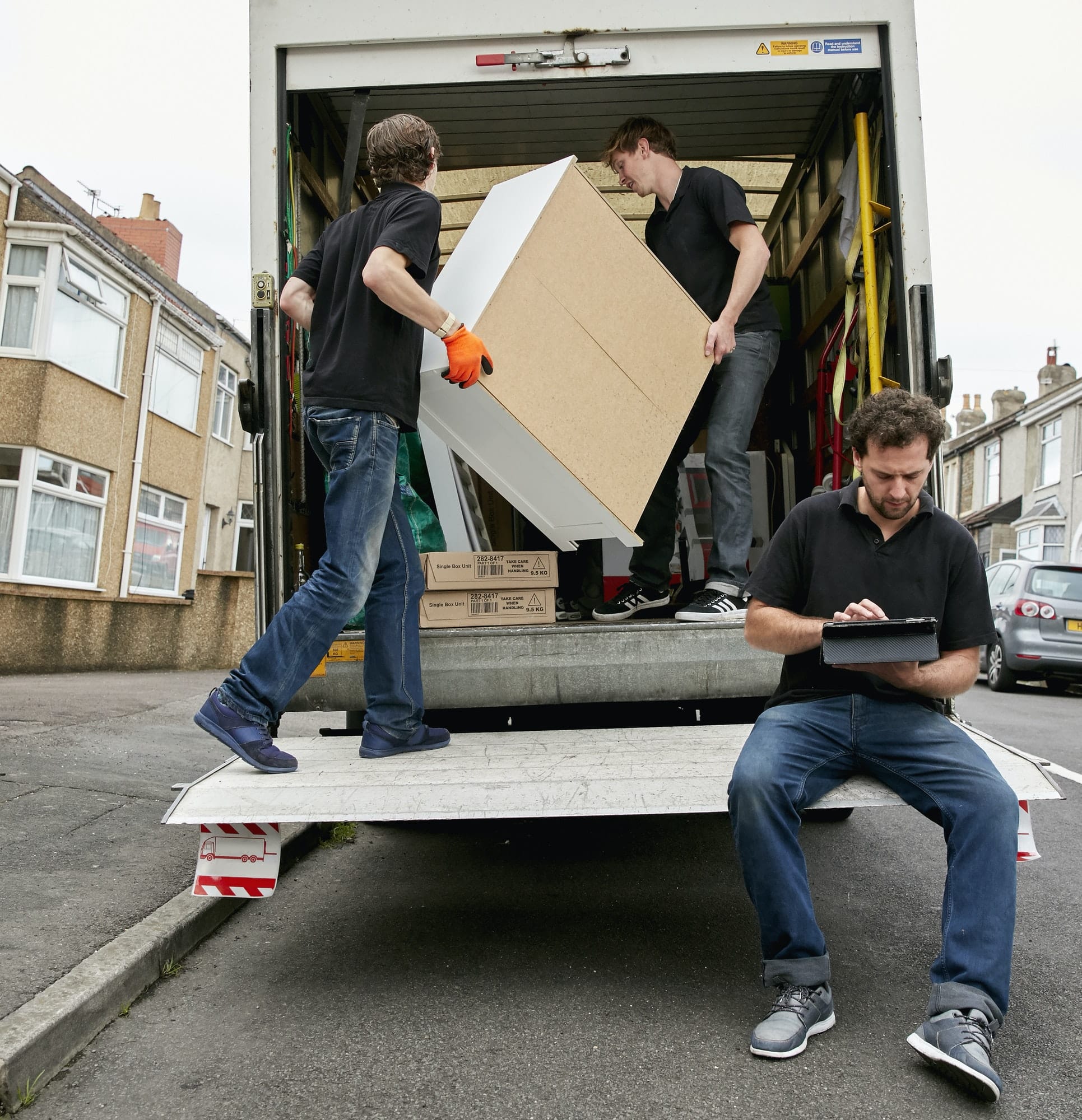 Utilisation d’un monte-meuble pour un déménagement à Paris : Les aspects réglementaires